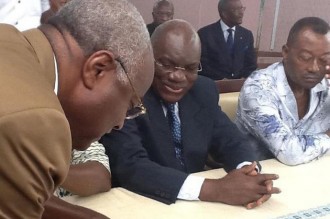 Koacinaute Gabon : Construire une opposition politique nationale démocratique pour bà¢tir la démocratie au Gabon.